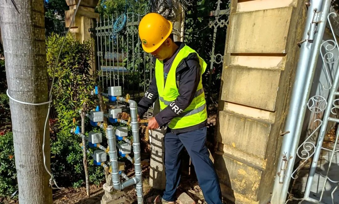 三亞六盤村春節(jié)前實現(xiàn)“抄表到戶”  讓村民用上“明白水”